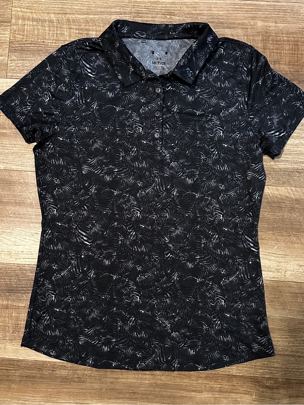 NWOT Under Armour Golf Shirt Black Short Sleeve Polo